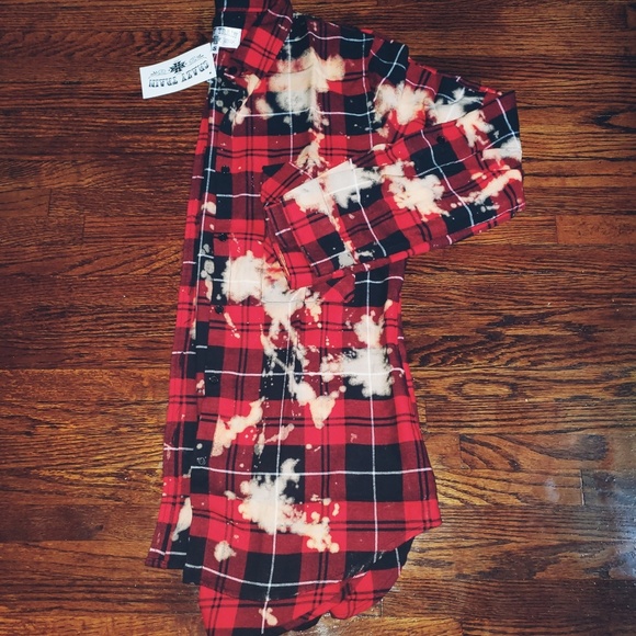 LAST ONE!!! Acid Wash Flannel Red and Black - Picture 4 of 4